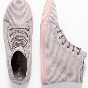 TOMS CAMARILLO CEMENT CORDUROY SNEAKER SIZE 8